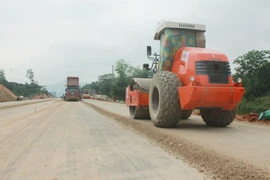 Trừ tiền nhà thầu nếu không bảo trì quốc lộ