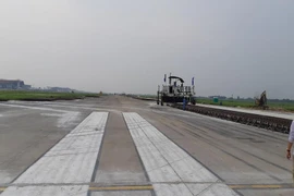 Yêu cầu xác định trách nhiệm việc hoàn thiện đường băng sân bay Nội Bài