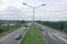 Các bộ thống nhất việc thu phí đường cao tốc do nhà nước đầu tư
