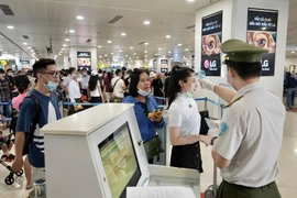 Bộ GTVT lên tiếng về đề xuất áp giá sàn vé máy bay