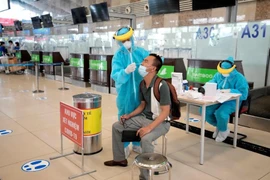Từ hôm nay, sân bay Nội Bài dừng dịch vụ test nhanh COVID-19