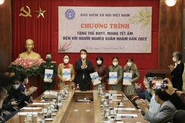‘Dù khó khăn thế nào cũng nên tiết kiệm để tham gia BHYT’