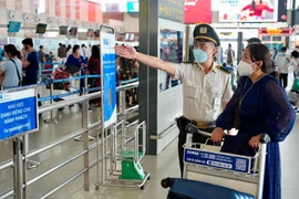 Sân bay Nội Bài kiểm soát an ninh cấp độ 1, hành khách cần lưu ý