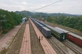 Nguyên nhân kéo dài niên hạn 1.712 đầu máy, toa xe đường sắt trên 40 năm