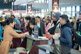 Lượng khách qua sân bay Nội Bài sẽ tăng mạnh vào ngày mai