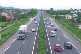 320.000 ô tô tài khoản thu phí ETC hết tiền nhưng vẫn chạy vào cao tốc