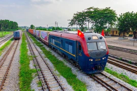 Đường sắt nhận vận chuyển miễn phí hàng cứu trợ cho các tỉnh phía Bắc