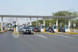 Chính thức thu phí không dừng ở sân bay Nội Bài