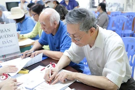 Từ 1-7, nhiều người phải làm lại giấy ủy quyền nếu không muốn bị gián đoạn nhận lương hưu
