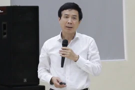 BHXH Việt Nam: Cơ sở y tế bắt buộc người bệnh xuất trình thẻ BHYT giấy là chưa phù hợp