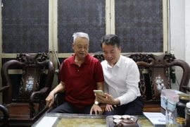 Người già khó nhận và chi tiêu tiền trong thẻ ATM, Bộ LĐ-TB&XH nói gì ?