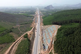 Bộ Xây dựng nêu quan điểm làm đường bộ cao tốc nối Phan Thiết - Bảo Lộc - Gia Nghĩa 