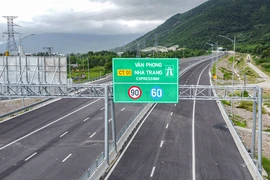 Yêu cầu khắc phục ngay tồn tại trên cao tốc Vân Phong - Nha Trang