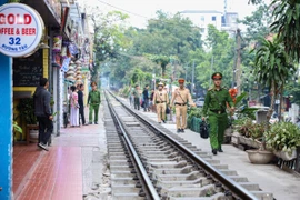 Bộ Xây dựng và Hà Nội thống nhất hạn chế tàu qua trung tâm, mở lối chỉnh trang Thủ đô