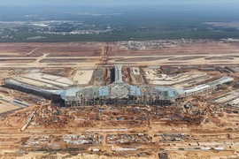 Đề xuất giảm sâu giá dịch vụ hàng không để hút hãng bay về Long Thành