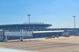 Đề nghị phối hợp đưa đường băng số 2 sân bay Phù Cát vào khai thác từ tháng 6