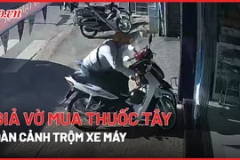 Giả vờ hỏi mua thuốc tây để dàn cảnh trộm xe máy