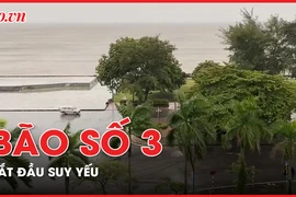 Bão số 3 bắt đầu suy yếu sau nhiều giờ đổ bộ đất liền
