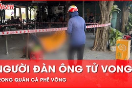 Video: Phát hiện người đàn ông tử vong trong quán cà phê võng