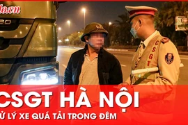 Video: Hà Nội siết chặt kiểm tra xe quá tải, quá khổ