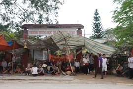 Vụ gây rối, ngăn học sinh đến trường: Khởi tố hai bị can