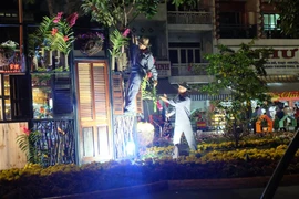 “Hạ trại” Đường hoa Hàm Nghi