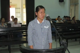 Tiếp tục hoãn xử vụ nữ cảnh sát giao thông tham ô 