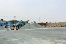 Người phát ngôn Chính phủ trả lời về thông tin chuyển đất đá nhiễm độc hóa học đi khắp nơi 