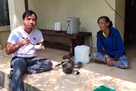 Sài Gòn, cơm người lạ