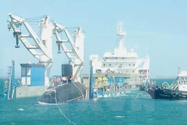 Tàu ngầm lớp Kilo thứ năm đã vào vịnh Cam Ranh an toàn