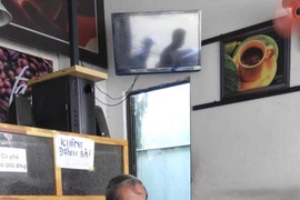 Nghệ sĩ vô danh trong quán cafe 12.000 đồng