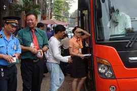 Dẹp xe dù, bến cóc nhưng không làm khó người dân, doanh nghiệp
