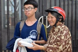 Cơm bà Ba dành cho sĩ tử