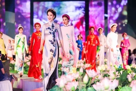 Mãn nhãn với Lễ hội Áo dài TP.HCM đậm hồn Việt