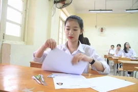 Hơn 860.000 thí sinh bắt đầu môn thi đầu tiên 
