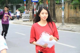 “Thi cử gì...bình yên quá vậy?“