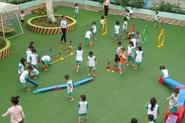 HS lớp tiên tiến phải đóng thêm gần 1,5 triệu/tháng