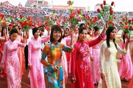 Nhân ngày 20-10: Phụ nữ chỉ cần hai chữ