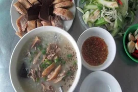 Chạy ba quãng đồng đến làng cổ Túy Loan ăn tô cháo vịt