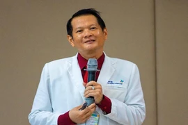 TS-BS Trương Quang Định: 'Trúc Nhi - Diệu Nhi vẫn còn thở máy'