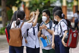Thí sinh tại điểm thi THPT Nguyễn Thượng hiền. Ảnh: Nguyệt Nhi 