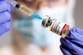 Vaccine nội: Nano Covax vẫn dẫn đầu nhưng ARCT-154 bám rất sát