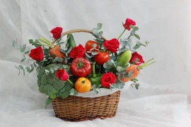 Thị trường quà tặng 20-11: Tặng phẩm độc, lạ lên ngôi