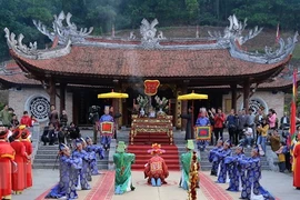 Lễ giỗ Đức Quốc Tổ Lạc Long Quân và dâng hương tưởng niệm Tổ Mẫu Âu Cơ