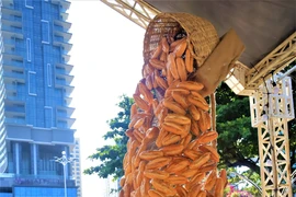 Mô hình thác bánh mì lớn nhất Việt Nam được trao bằng kỷ lục 