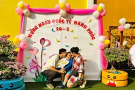 “Bữa sáng hạnh phúc” và những cái ôm trong Ngày Quốc tế hạnh phúc