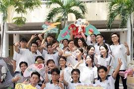 Hiệu trưởng THPT chuyên Trần Đại Nghĩa nhắn nhủ học sinh: 'Đừng chỉ biết đón nhận mà hãy biết chia sẻ'