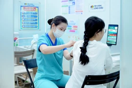 Nguy cơ dịch chồng dịch cận Tết: Ngành y tế khuyến cáo tăng cường phòng bệnh bằng vắc xin