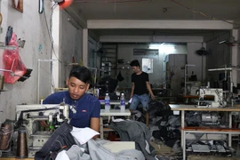 Hỗ trợ tiền về tết cho công nhân bị chủ quỵt tiền
