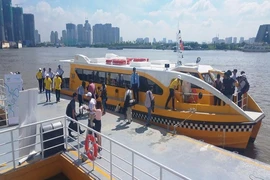 Người Sài Gòn được đi buýt sông miễn phí 10 ngày 